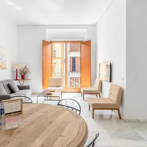 https://sevilla-luxury-rentals-catedral.es-andalucia.com
